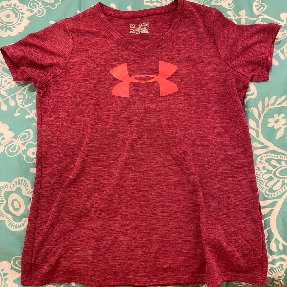 Pink under armour girls shirt